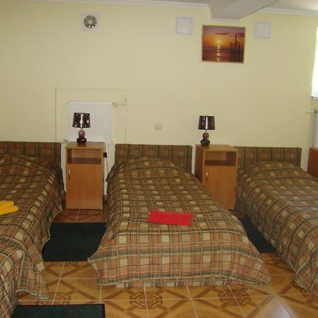 Hotel Desna Kut Kiev Exteriör bild
